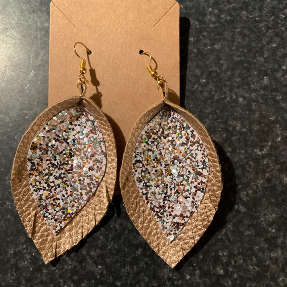 Handmade faux leather & cork earrings - Picture 8 of 8